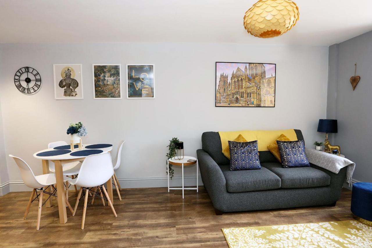 George Hudson Court Apartments *