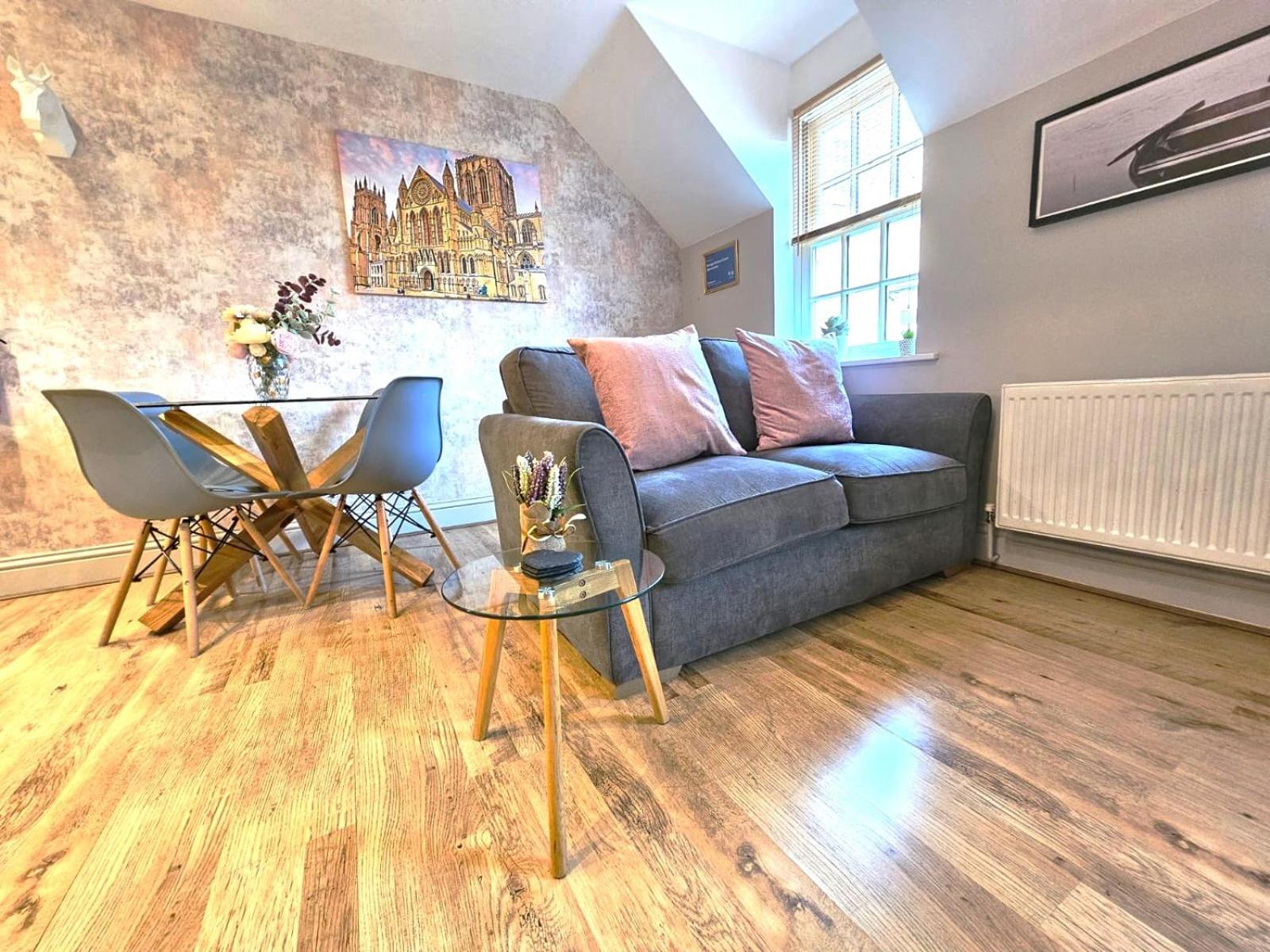George Hudson Court Apartments Apartment *