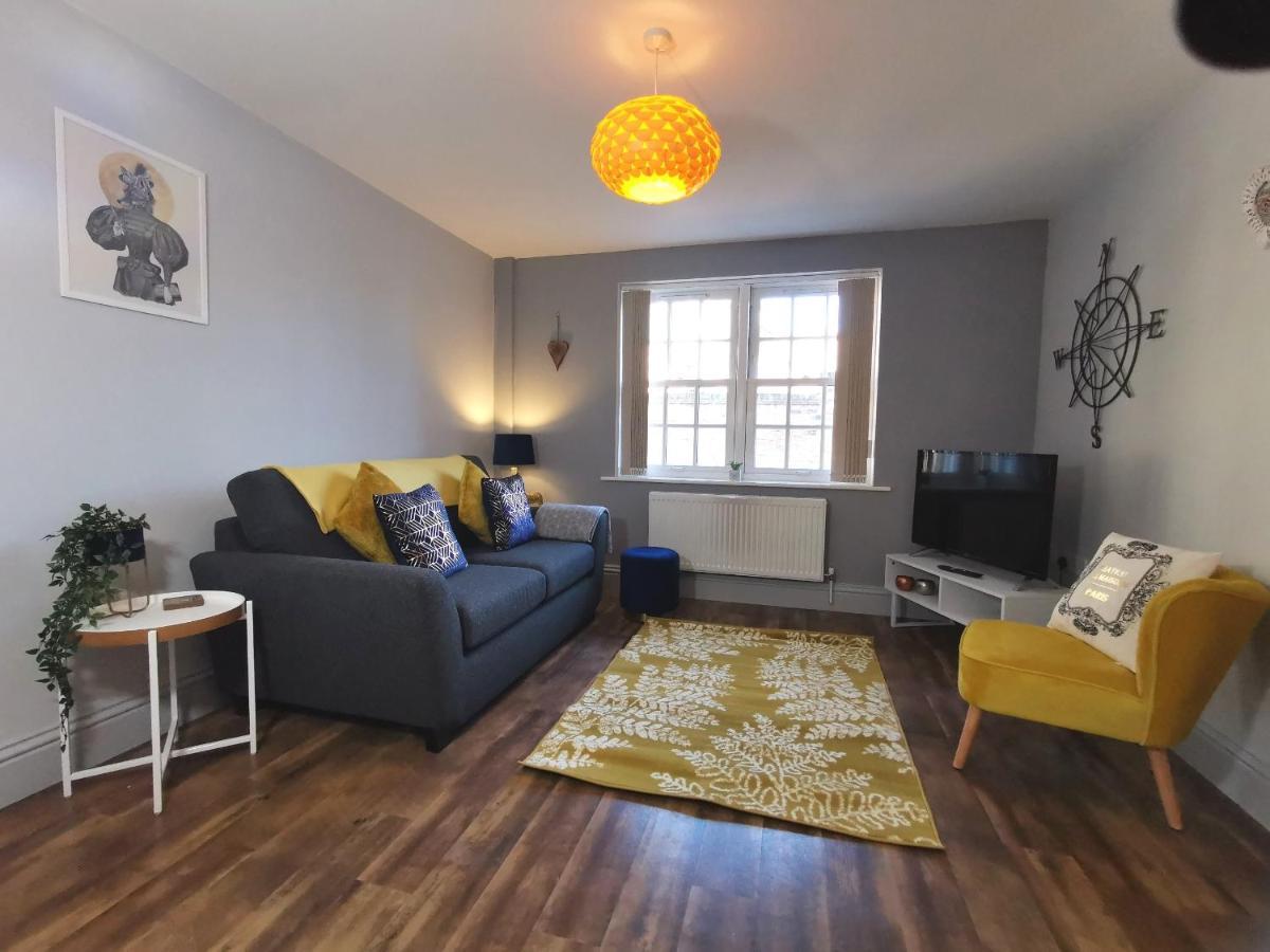 George Hudson Court Apartments *