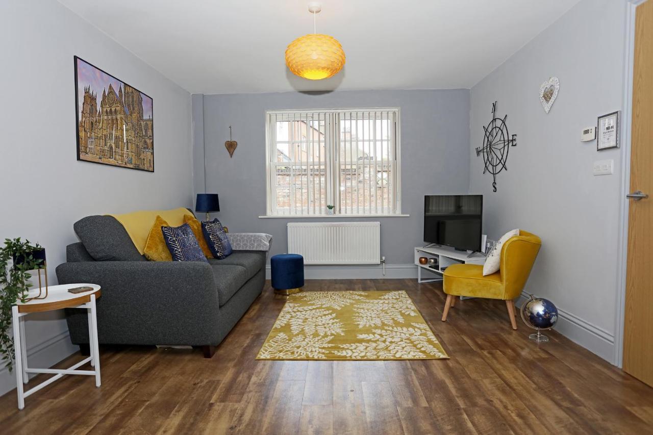 George Hudson Court Apartments *